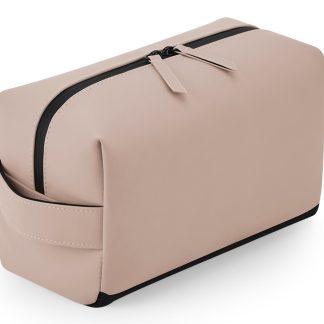 Toaletna torbica Nesy*reciklirana*z Mat-Look PU premazom*25x15x12*